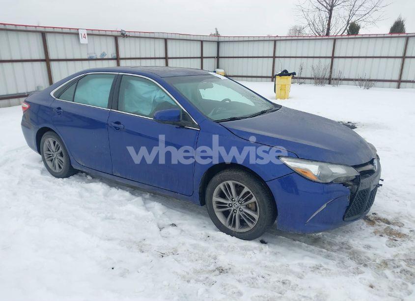 2015 Toyota Camry SE (VIN 4T1BF1FK7FU980104) main photo