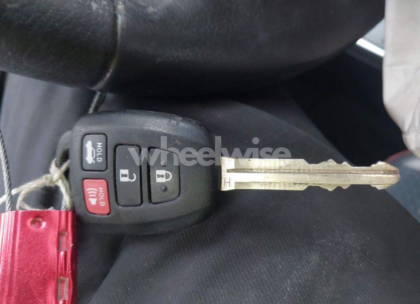 Photo 11 of 2015 Toyota Camry SE (VIN 4T1BF1FK7FU980104)