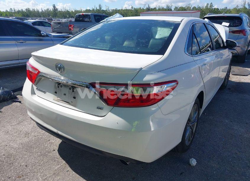 Photo 4 of 2015 Toyota Camry SE (VIN 4T1BF1FK7FU985951)