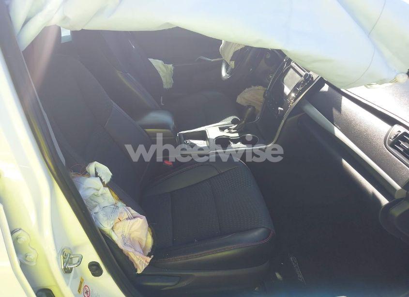 Photo 5 of 2015 Toyota Camry SE (VIN 4T1BF1FK7FU985951)