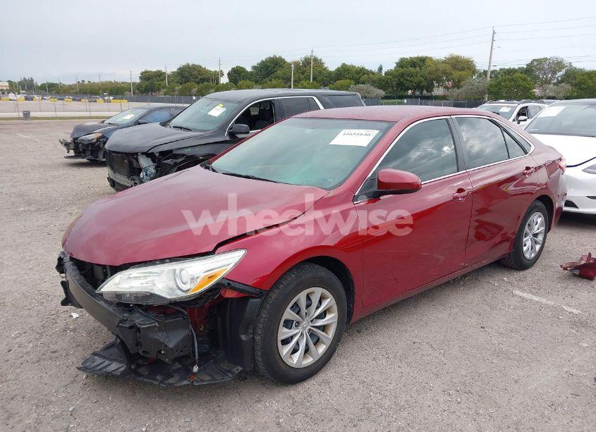 Photo 2 of 2015 Toyota Camry LE (VIN 4T1BF1FK7FU993743)