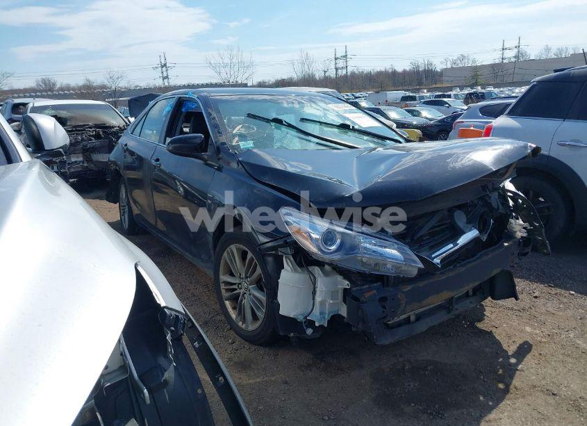 2016 Toyota Camry SE (VIN 4T1BF1FK7GU118342) main photo