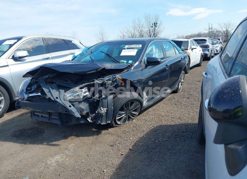 Photo 2 of 2016 Toyota Camry SE (VIN 4T1BF1FK7GU118342)