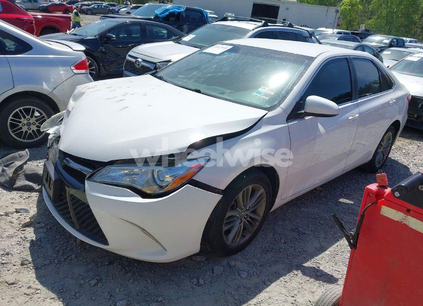 Photo 2 of 2016 Toyota Camry SE (VIN 4T1BF1FK7GU128689)