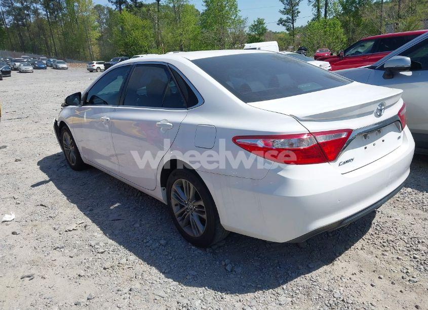 Photo 3 of 2016 Toyota Camry SE (VIN 4T1BF1FK7GU128689)