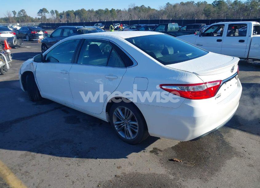 Photo 3 of 2016 Toyota Camry SE (VIN 4T1BF1FK7GU128935)