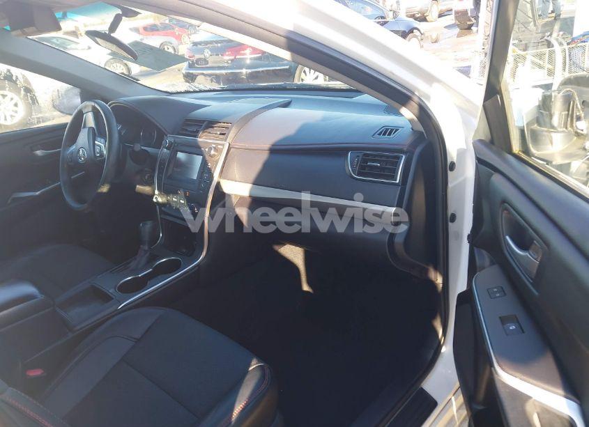 Photo 5 of 2016 Toyota Camry SE (VIN 4T1BF1FK7GU128935)