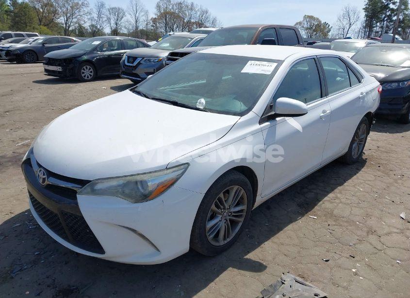 Photo 2 of 2016 Toyota Camry SE (VIN 4T1BF1FK7GU135688)