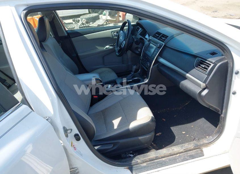 Photo 5 of 2016 Toyota Camry SE (VIN 4T1BF1FK7GU135688)