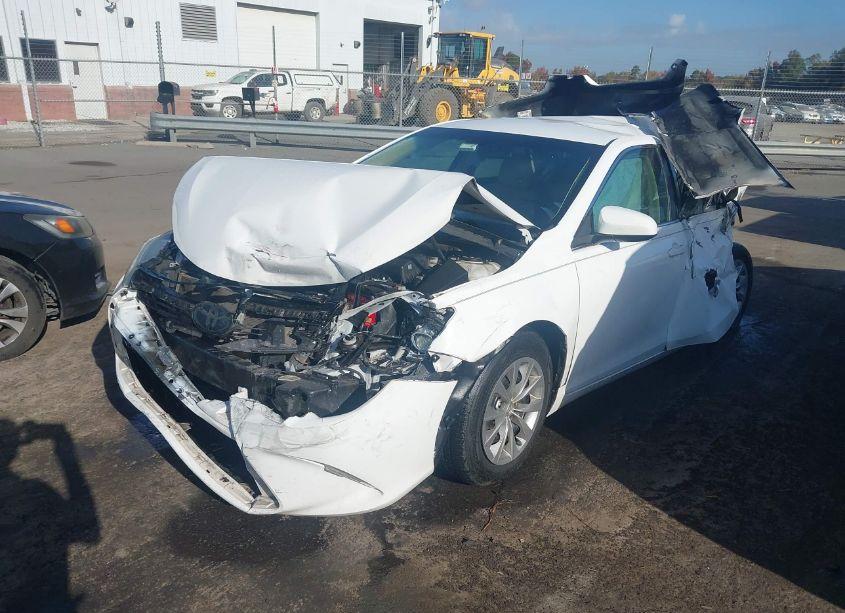 Photo 2 of 2016 Toyota Camry LE (VIN 4T1BF1FK7GU139871)