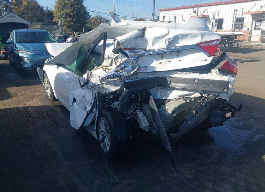 Photo 3 of 2016 Toyota Camry LE (VIN 4T1BF1FK7GU139871)