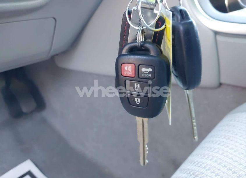 Photo 11 of 2016 Toyota Camry LE (VIN 4T1BF1FK7GU140325)