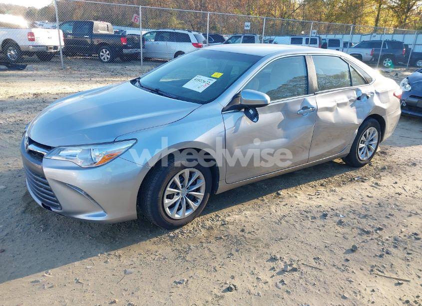 Photo 2 of 2016 Toyota Camry LE (VIN 4T1BF1FK7GU140325)