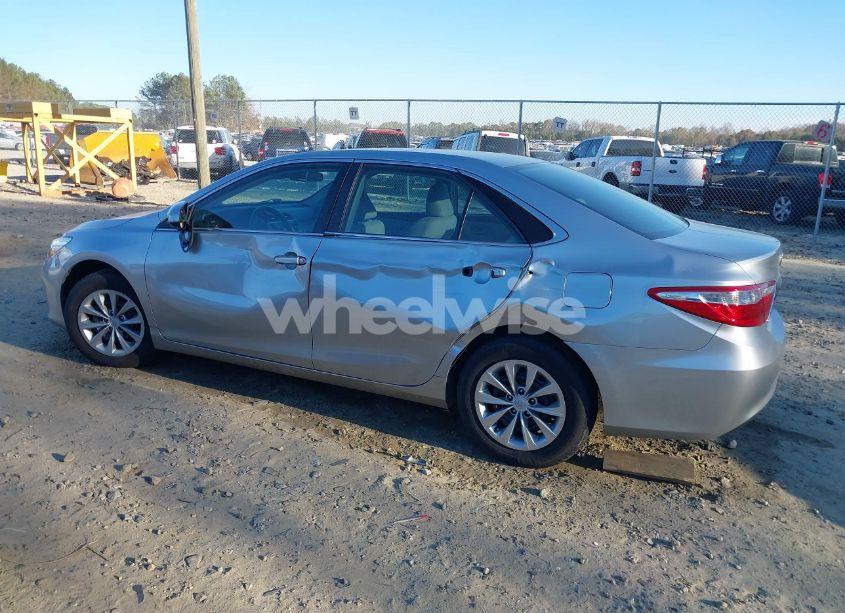 Photo 6 of 2016 Toyota Camry LE (VIN 4T1BF1FK7GU140325)