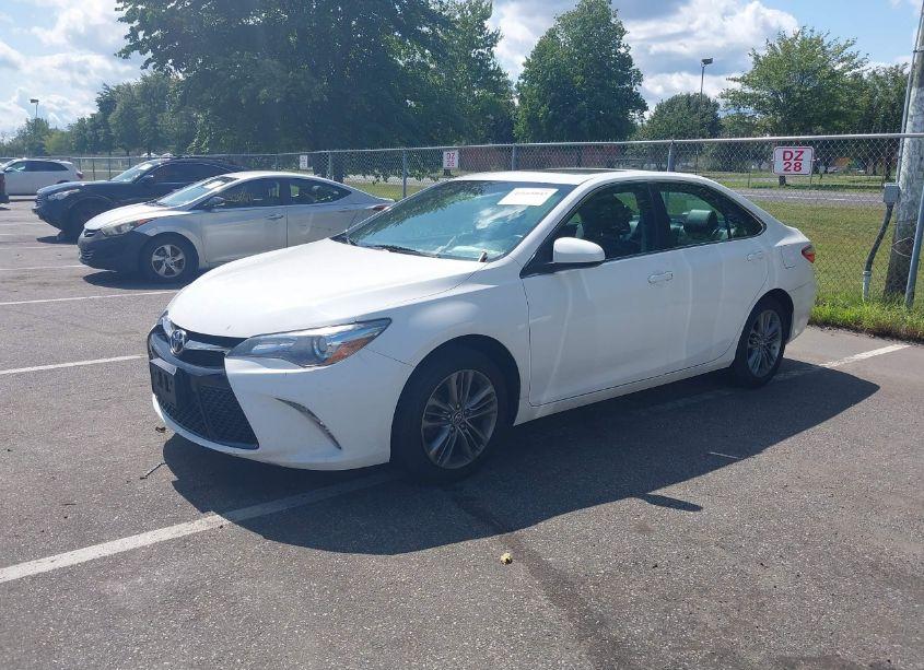 Photo 2 of 2016 Toyota Camry SE (VIN 4T1BF1FK7GU151065)