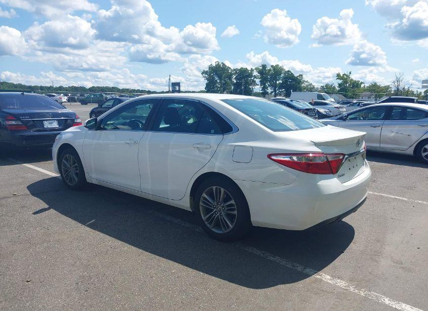 Photo 3 of 2016 Toyota Camry SE (VIN 4T1BF1FK7GU151065)