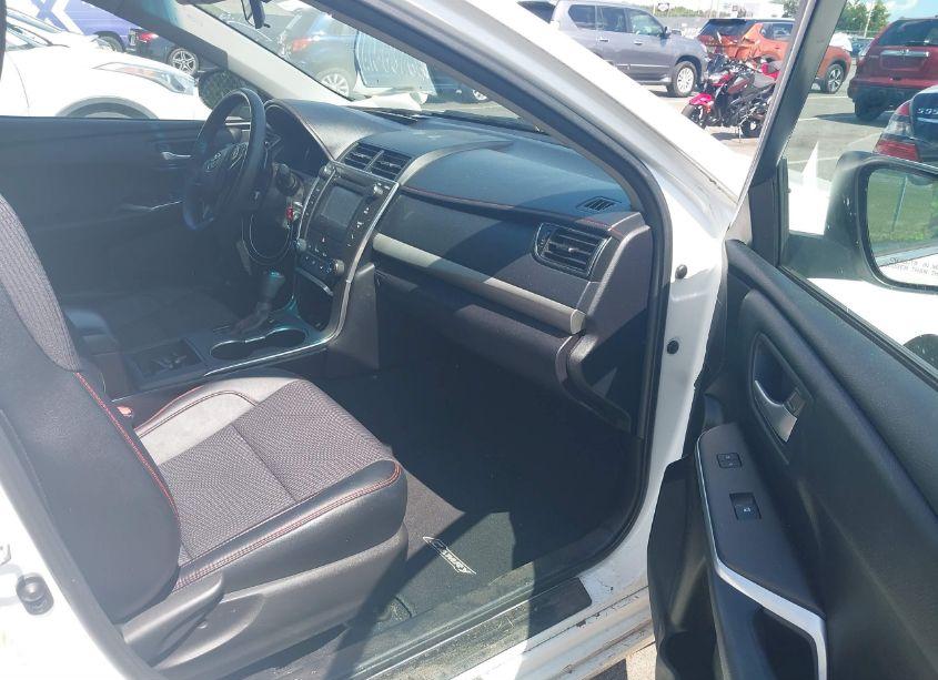 Photo 5 of 2016 Toyota Camry SE (VIN 4T1BF1FK7GU151065)