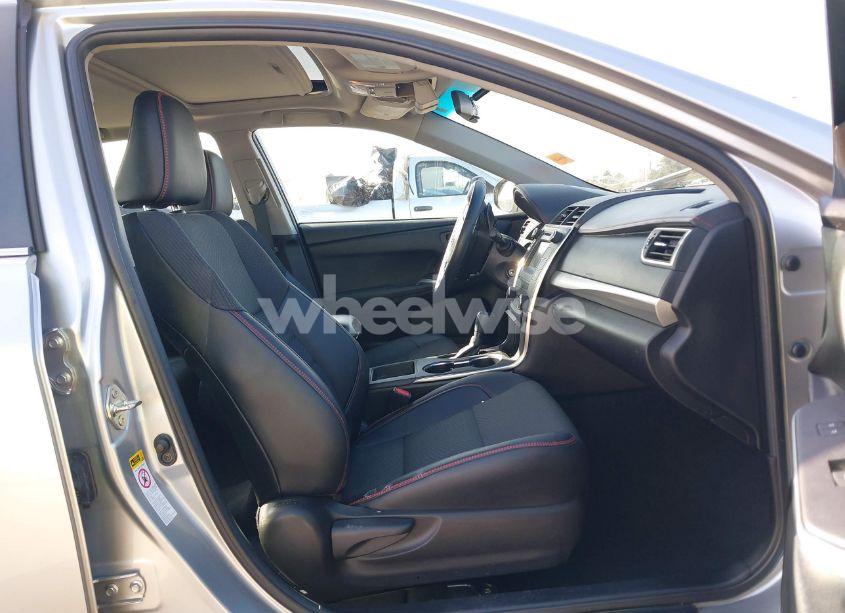 Photo 5 of 2016 Toyota Camry SE (VIN 4T1BF1FK7GU161689)