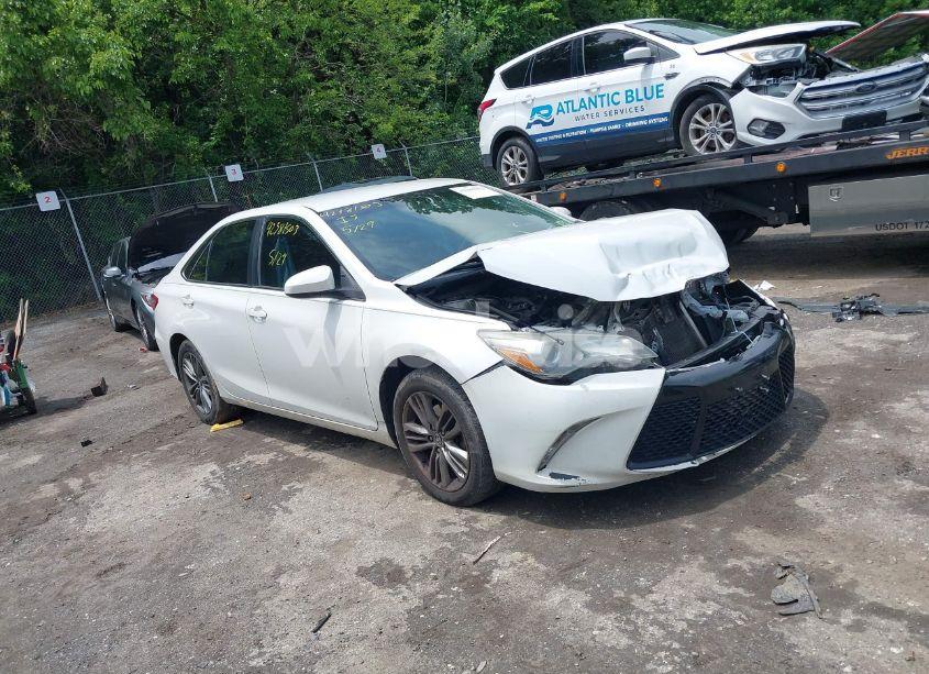 2016 Toyota Camry SE (VIN 4T1BF1FK7GU181716) main photo