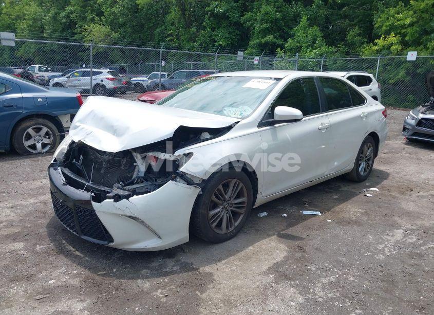 Photo 2 of 2016 Toyota Camry SE (VIN 4T1BF1FK7GU181716)
