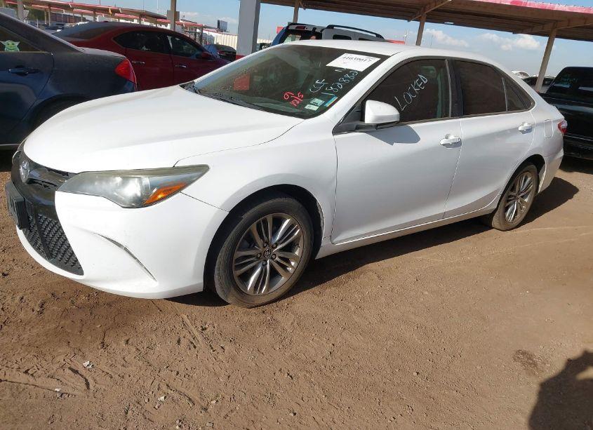 Photo 2 of 2016 Toyota Camry SE (VIN 4T1BF1FK7GU182882)