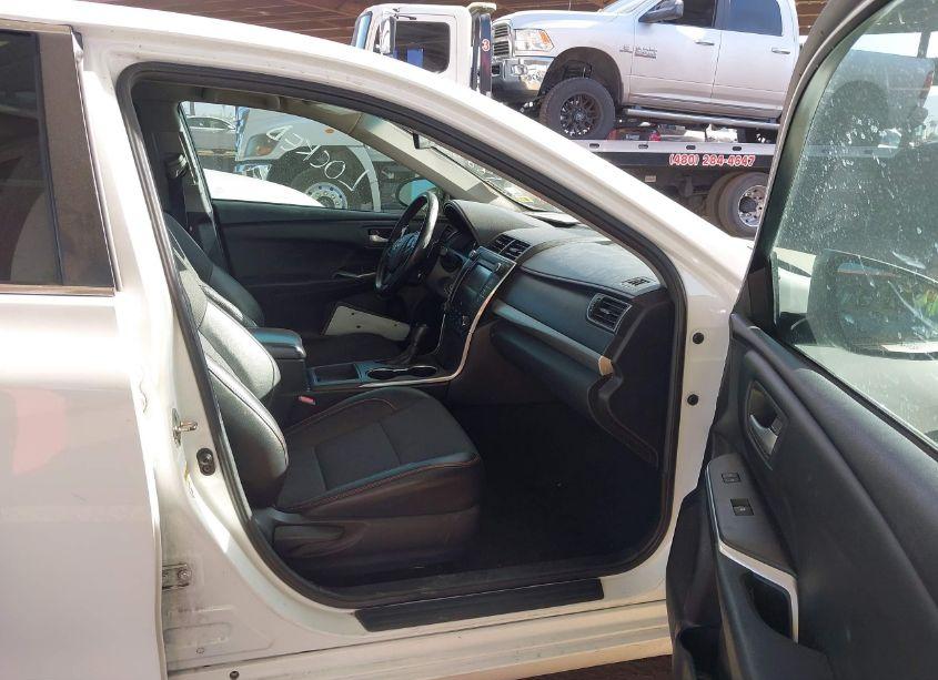 Photo 5 of 2016 Toyota Camry SE (VIN 4T1BF1FK7GU182882)