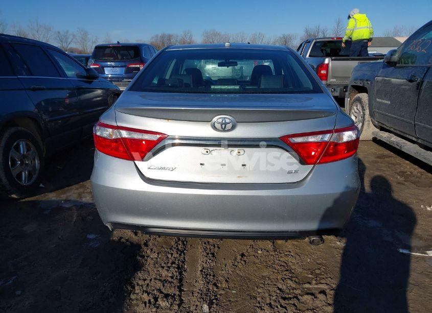 Photo 16 of 2016 Toyota Camry SE (VIN 4T1BF1FK7GU194823)