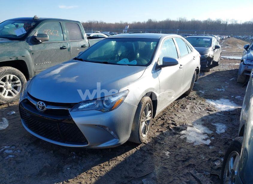 Photo 2 of 2016 Toyota Camry SE (VIN 4T1BF1FK7GU194823)