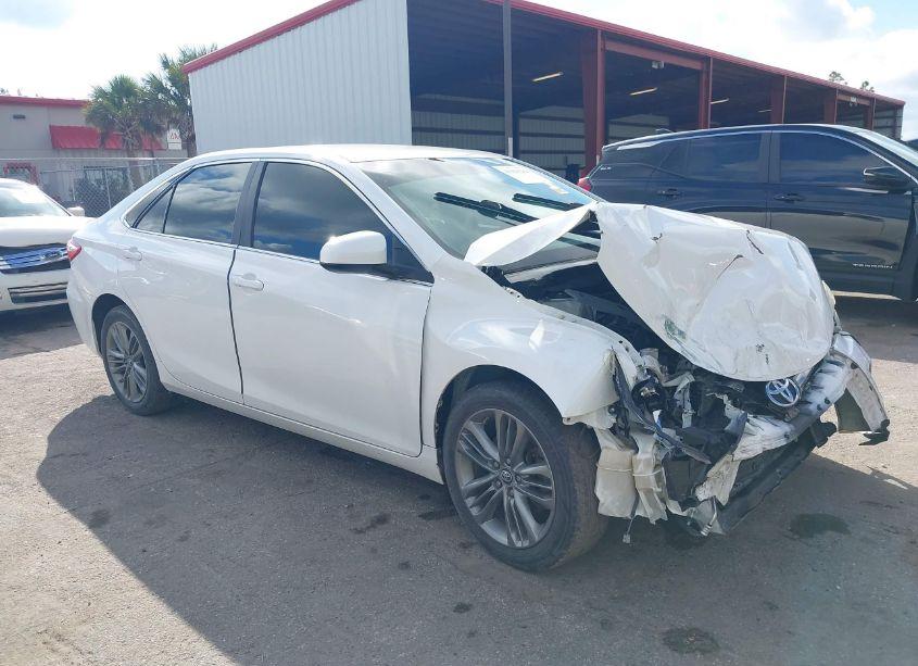 2016 Toyota Camry SE (VIN 4T1BF1FK7GU196426) main photo