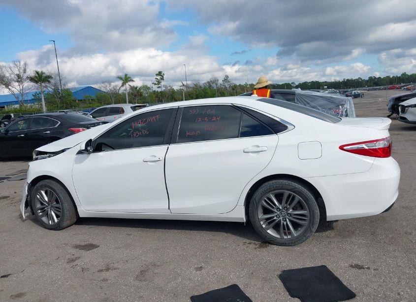 Photo 15 of 2016 Toyota Camry SE (VIN 4T1BF1FK7GU196426)