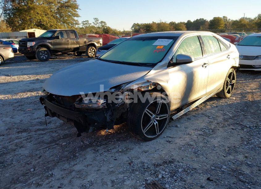 Photo 2 of 2016 Toyota Camry SE (VIN 4T1BF1FK7GU236195)