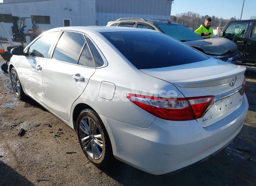 Photo 3 of 2016 Toyota Camry SE (VIN 4T1BF1FK7GU238030)