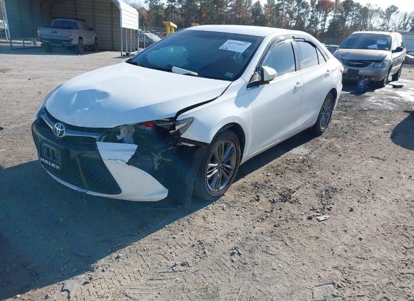Photo 2 of 2016 Toyota Camry SE (VIN 4T1BF1FK7GU242496)