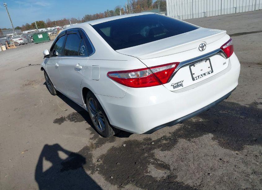 Photo 3 of 2016 Toyota Camry SE (VIN 4T1BF1FK7GU242496)