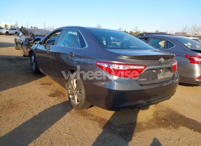 Photo 3 of 2016 Toyota Camry SE (VIN 4T1BF1FK7GU250033)