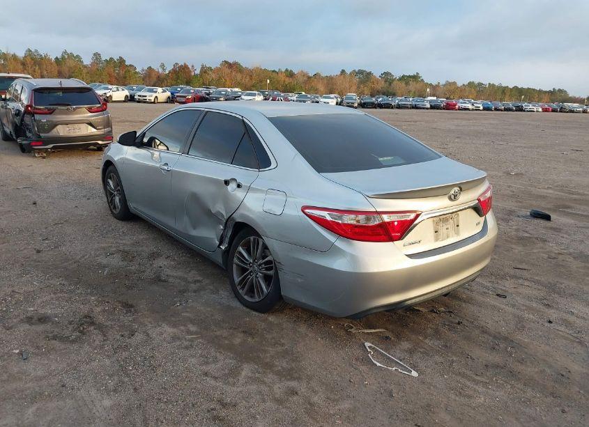 Photo 3 of 2016 Toyota Camry SE (VIN 4T1BF1FK7GU257824)