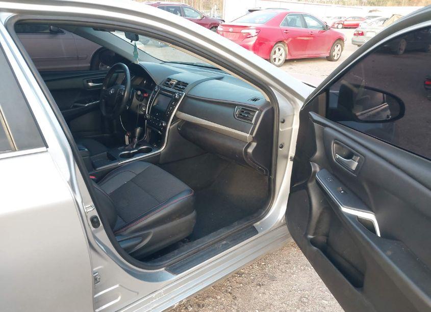 Photo 5 of 2016 Toyota Camry SE (VIN 4T1BF1FK7GU257824)