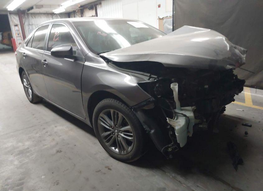2016 Toyota Camry SE (VIN 4T1BF1FK7GU262778) main photo