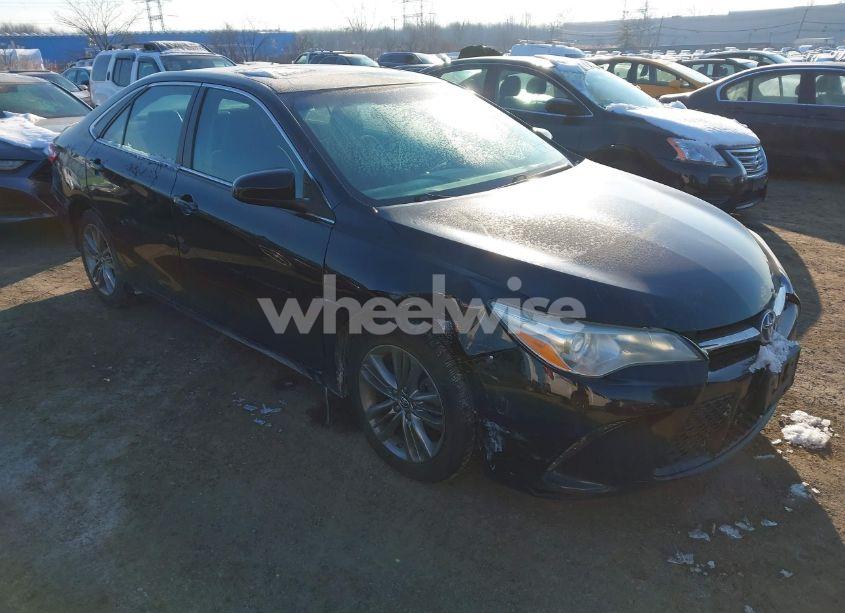 2016 Toyota Camry SE (VIN 4T1BF1FK7GU266457) main photo
