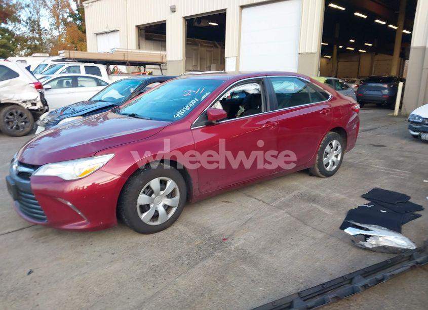 Photo 2 of 2016 Toyota Camry LE (VIN 4T1BF1FK7GU522502)