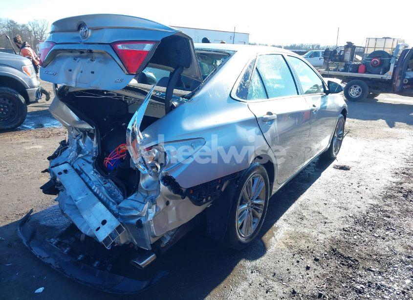 Photo 4 of 2016 Toyota Camry SE (VIN 4T1BF1FK7GU527022)