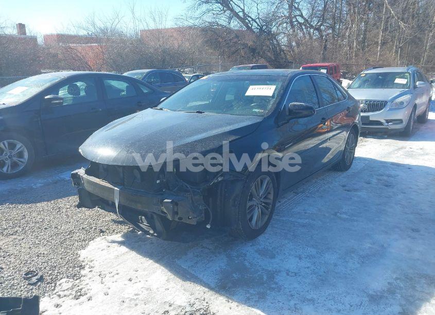 Photo 2 of 2016 Toyota Camry SE (VIN 4T1BF1FK7GU528798)