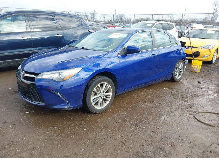 Photo 2 of 2016 Toyota Camry SE (VIN 4T1BF1FK7GU567536)