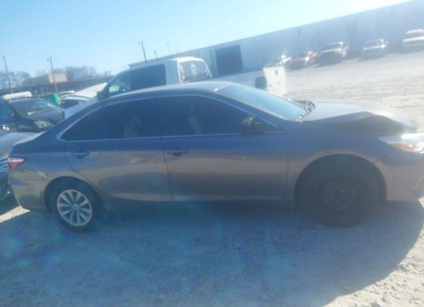 Photo 13 of 2016 Toyota Camry LE (VIN 4T1BF1FK7GU574020)