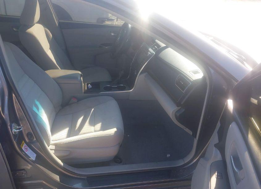 Photo 5 of 2016 Toyota Camry LE (VIN 4T1BF1FK7GU574020)