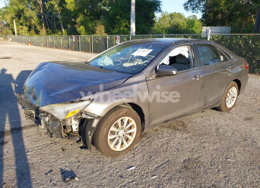 Photo 2 of 2016 Toyota Camry LE (VIN 4T1BF1FK7GU593957)