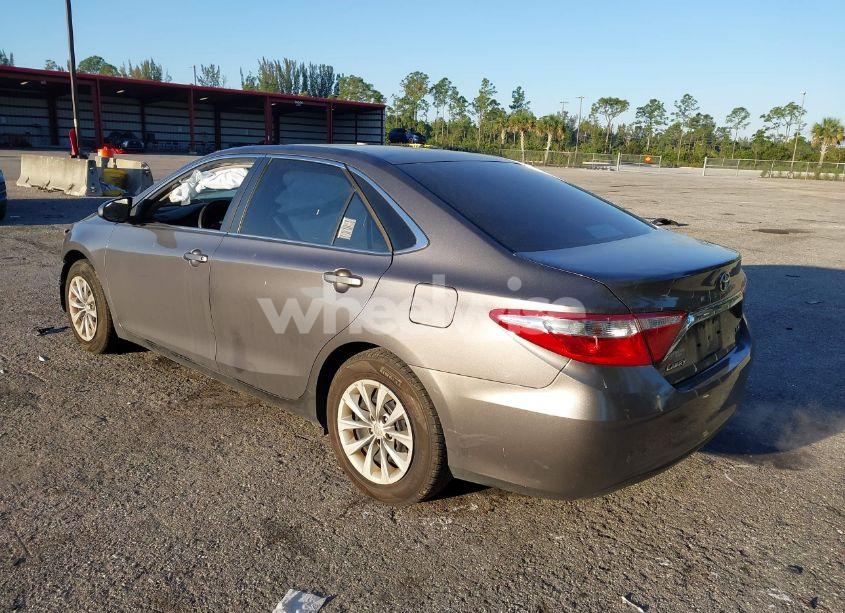 Photo 3 of 2016 Toyota Camry LE (VIN 4T1BF1FK7GU593957)
