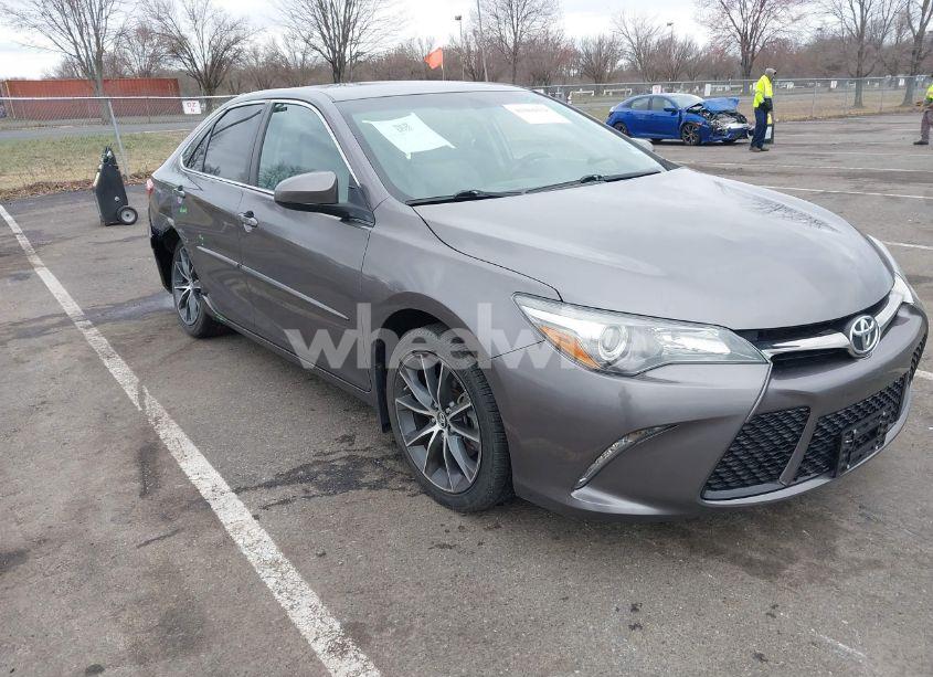 2016 Toyota Camry XSE (VIN 4T1BF1FK7GU596731) main photo