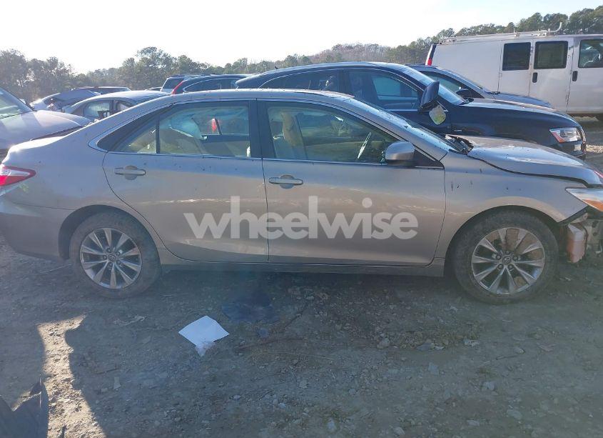 Photo 13 of 2016 Toyota Camry XLE (VIN 4T1BF1FK7GU604083)