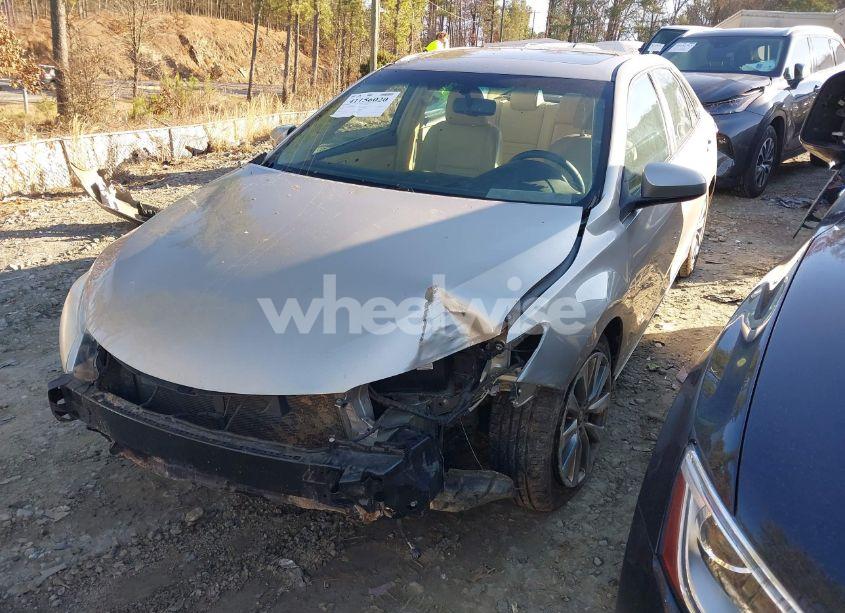 Photo 2 of 2016 Toyota Camry XLE (VIN 4T1BF1FK7GU604083)